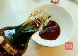 Illustration of how to make poached egg noodles 6