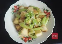 Illustration of how to stir-fry pepper-flavored steamed buns 10