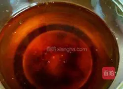 Illustration of how to make pork and cabbage dumpling stuffing 14