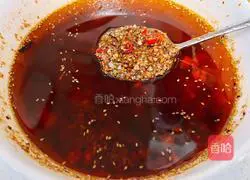 Illustration of how to make spicy and sour cold noodles 6