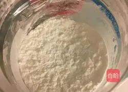 Illustration of how to make smiley potato cakes 2