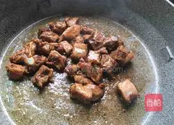 Illustration of how to make braised pork ribs with rice 10