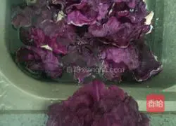 Illustration of how to make purple cabbage noodles 1