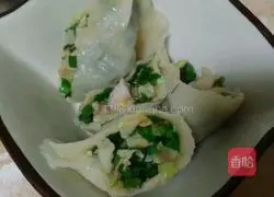 Illustration of how to make leek, egg and shrimp dumplings 13