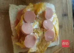 Illustration of how to make a simple sandwich 14