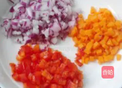 Illustrations of how to make colorful egg fried rice 4