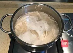 Illustration of how to make cabbage fried noodles 2