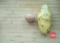 Illustration of how to make potato shredded pancakes 1