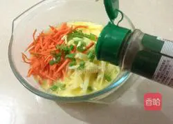 Illustration of how to make carrot and potato cakes 5