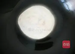 Illustration of how to make egg noodles 11