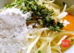 Illustration of how to make fried potato omelet 1 