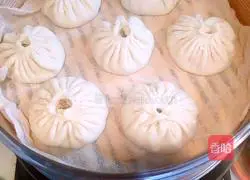 Illustration of how to make minced meat vermicelli buns 5