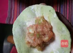 Illustration of how to make Baicai dumplings 8