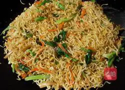 Chicken, ham and sausage fried noodles recipe 6