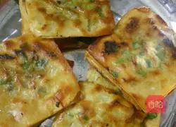 Illustration of how to make green onion pancake 9