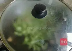 Illustration of how to make fried noodles with lentils and shrimps 7