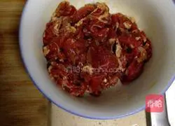 Illustration of how to make stir-fried mutton rice with green onions 4