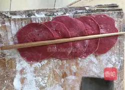 Illustration of how to make rose steamed buns 6