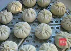 Illustration of how to make pork, celery and mushroom buns 8