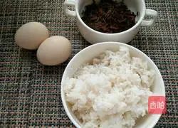 Illustration of how to make pickled cabbage and egg fried rice 2