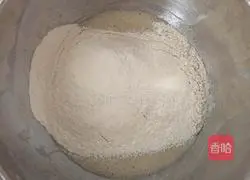 Illustration of how to make banana milk waffles 4