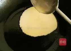 Illustration of making glutinous rice egg pancake 7
