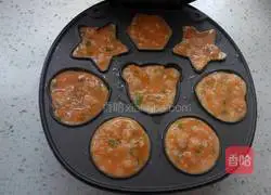 Illustration of how to make salad rice, carrot and egg pancake 12