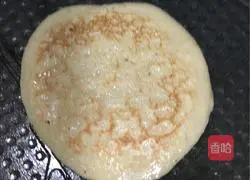 Illustration of how to make banana waffles 4