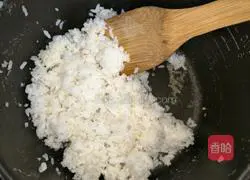 Colorful eggs Illustration of how to make fried rice 2