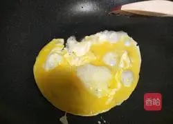 Illustration of how to make fried rice with carrots, mushrooms and eggs 2