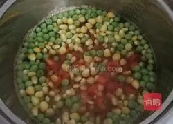 Illustration of how to make omelette rice 2