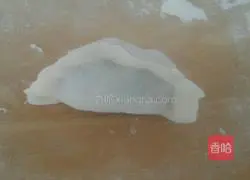 Illustration of how to make bean and meat dumplings 9