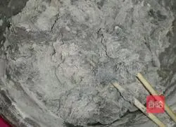 Illustration of how to make black rice noodles little hedgehog steamed buns 3