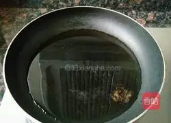 Dumplings Illustration of how to make leather scallion pancake 3