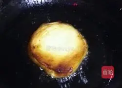Illustration of how to make fried steamed bun slices 3