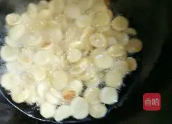 Illustration of how to make salt and pepper mung bean cake 5