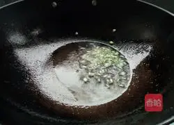 Illustration of how to make golden fried rice 6