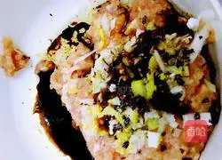 Illustration of how to make parsley chicken leg dumplings 5