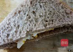 Illustration of how to make egg and vegetable sandwiches 10