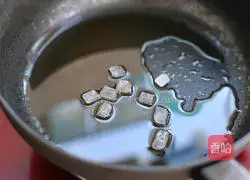 Illustration of how to make braised pork ribs with rice 6