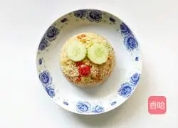 Illustration of how to make carrot, cucumber and egg fried rice 15