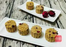 Illustration of making lotus seed mud rose cake 12