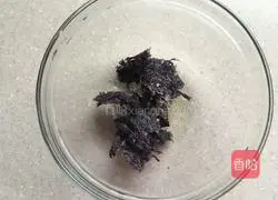 Illustration of how to make vegetable and meat wontons 12