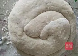 Illustration of how to make scallion oil pancake 9