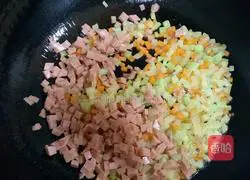Illustration of how to make curry fried rice 3