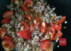 Noodles with tomatoes and minced meat Illustration of how to do it 6