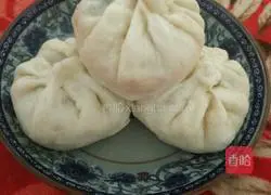 Illustration of how to make potato and pickled vegetable buns 23