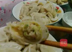 Illustration of how to make pork and cabbage dumplings 9 