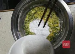 Illustration of how to make scallion pancakes 3