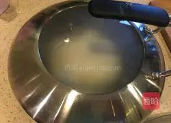 Illustration of how to make green onion cake 1